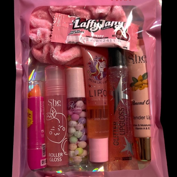 Large Lip Gloss Bundle Lip Balm with Candy Free Gift Great Gift 8 Colors - Picture 6 of 9